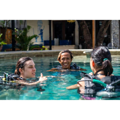 The ScubaDiving Gear Store Couples Try-Scuba Experience